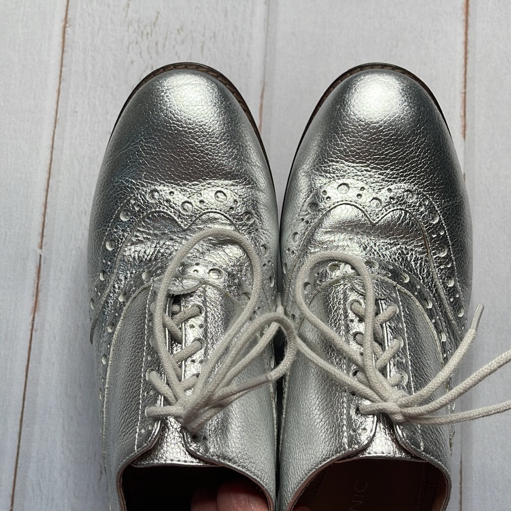Vionic 10 Hadley Oxford Shoes Silver Wingtips Ladies Lace Up Dressy Rockabilly - Picture 11 of 17